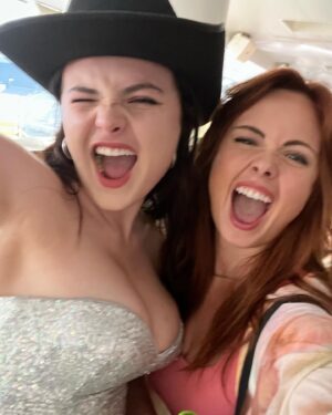 Galadriel Stineman Instagram - Started out a JV Swiftie, ended up in the major leagues. 🤩 Best. Night. Ever!