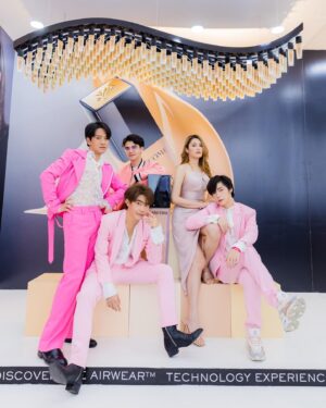 Gameplay Garnpaphon Laolerkiat Instagram - Paris and roses 🌹

ลังโคมจัดงาน “LANCÔME HAPPINESS” From Paris To Bangkok อีเว้นท์สุดยิ่งใหญ่ที่เนรมิตนครปารีสมาไว้ที่ใจกลางกรุงเทพมหานคร ณ บริเวณลานพาร์ค พารากอน ในวันที่ 24 มิถุนายน 2565 – 3 กรกฎาคม 2565 พร้อมส่งมอบความสุขสุดพิเศษให้แก่ทุกคน

#LancomeHappinessTH
#LancomeThailand