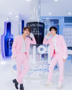 Gameplay Garnpaphon Laolerkiat Instagram - Paris and roses 🌹

ลังโคมจัดงาน “LANCÔME HAPPINESS” From Paris To Bangkok อีเว้นท์สุดยิ่งใหญ่ที่เนรมิตนครปารีสมาไว้ที่ใจกลางกรุงเทพมหานคร ณ บริเวณลานพาร์ค พารากอน ในวันที่ 24 มิถุนายน 2565 – 3 กรกฎาคม 2565 พร้อมส่งมอบความสุขสุดพิเศษให้แก่ทุกคน

#LancomeHappinessTH
#LancomeThailand