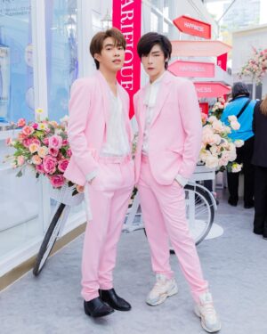 Gameplay Garnpaphon Laolerkiat Instagram - Paris and roses 🌹

ลังโคมจัดงาน “LANCÔME HAPPINESS” From Paris To Bangkok อีเว้นท์สุดยิ่งใหญ่ที่เนรมิตนครปารีสมาไว้ที่ใจกลางกรุงเทพมหานคร ณ บริเวณลานพาร์ค พารากอน ในวันที่ 24 มิถุนายน 2565 – 3 กรกฎาคม 2565 พร้อมส่งมอบความสุขสุดพิเศษให้แก่ทุกคน

#LancomeHappinessTH
#LancomeThailand