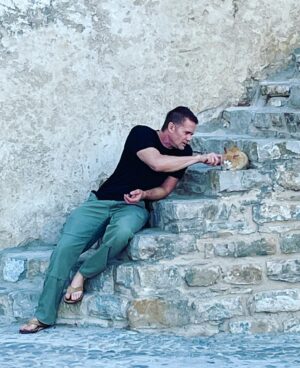 Garret Dillahunt Instagram - Street-kitten love #Tangier.  Such a sweet girl.  Skittish at first, but quickly learned she loved an ear scratch and shoulder rub. 💔. Thx @brett4238 for the 📷