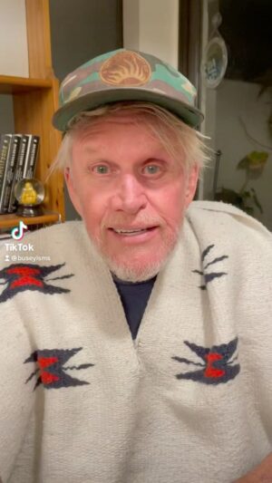 Gary Busey Instagram - HaPpY NeW YeAr from your favorite #UncleGary 🤡😎 #Buseyisms #HappyNewYear 🎉🎈❤️