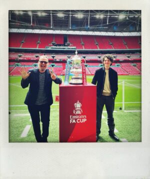 Gary Oldman Instagram - COME ON YOU REDS!!!! @manchesterunited #facupfinal Thank you @gem_thompson7 - you are one in a million!!! ❤️👹🇬🇧