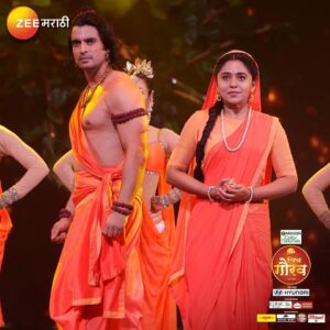 Gashmeer Mahajani Instagram - 'झी चित्र गौरव पुरस्कार 2024' च्या मंचावर सादर होणार भारताचं आदीकाव्य, महाकाव्य ''रामायण''
🙏🙏||जय श्रीराम ||🙏🙏

 'झी चित्र गौरव पुरस्कार २०२४' 

16 मार्च, शनिवार, 7 PM 

#ZeeMarathi #MeMarathiZeeMarathi #ZeeChitraGaurav2024 #ZCGP2024 #ZCG2024 #ZeeChitraGaurav
