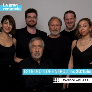 Gastón Cocchiarale Instagram - GRAN REESTRENO GRAN 👉 JUEVES 4 DE ENERO 20.15HS 🥳

Si todavía no la viste o si necesitás verla de nuevo, nos encontrás todos los jueves, a partir de enero, en el @paseolaplazaok 😎

🎟️ Entradas disponibles por @plateanet o en la Boletería del Teatro 🙌

#Teatro #LaGranRenuncia #PaseoLaPlaza #CalleCorrientes #Comedia #PlateaNet #Trabajo #Celular #RedesSociales #GastónCocchiarale #LauraCymer #LisandoFiks #AbianVainstein #RominaFernandes #LuisBrandoni #TeatroBuenosAires #Temporada2024