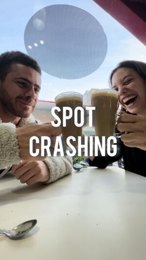 Gastón Soffritti Instagram - Esta vez el crasheo fue diferente ☄️🎯🔥

Me invitaron a una cata de café en @spot_axionenergy y quería caer con alguien que me cruzara por por la calle al evento.

Aprendimos de poco de granos de café y probamos uno nuevo de caramel pistacho que estaba tremendo.

Gracias @_paucher_ por coparte en esta locura!!!!

Por donde seguimos?