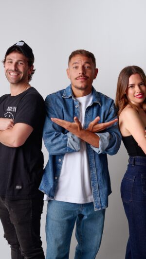 Gastón Vietto Instagram - ESTAMOS LLEGANDO… 💚🚀

El miércoles 26 a las 10hs inauguramos el canal de streaming de @salevermu presentando nuestro primer programa: Esto También Pasará. ¡Vamos a tener invitados MUY especiales! 🎸😎

¡Los esperamos a todxs! 🫶🏻 ¡Hacé click en el link de nuestra bio!