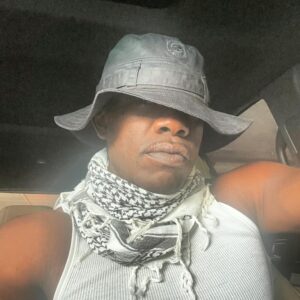 Gato Da Bato Instagram - 🇭🇹
Toujou sonjé sou DIKTATI neg te ka antre e soti jan yo vle nan peyi a 
Sou DEMOKRASI se toujou kaka voyé coup d’état  peyi bloké
Pi devan na konpran 🪖
#aunomdekelanight 
La piraterie n’est jamais fini 
#ZOELAND #92I #SAL #NU⭐️AR