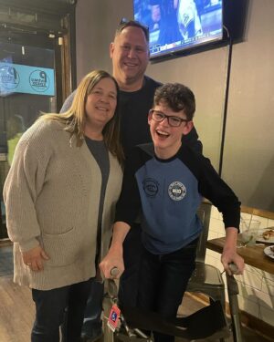 Gavin McHugh Instagram - My fans are THE BEST it’s so fun meeting them. And the guy I met at the pizza shop is a real life firefighter! @911onabc
