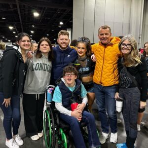 Gavin McHugh Instagram - My cousin Mia is a NATIONAL CHAMPION! I’m so proud of you @miaxminor you are awesome! I don’t know how you can do it 😊🏆🥇