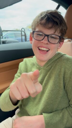 Gavin McHugh Instagram - You! 🤝 ME! And a new season of @911onabc watch the premiere with me MARCH 14 and stream all 911 Episodes on HULU now @911onabc IM SO EXCITED I CAN’T STOP SMILING! I GET TO SEE MY FRIENDS SOON!!!!