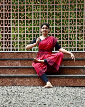 Gayathri Arun Instagram - Let your soul find its rhythm through Dance.. 
📸 @unaiseadivadu