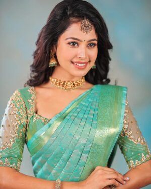 Gayathri Sri Instagram - 💚

Mua @keerthiz_makeover
Hairdo @shalini_hairartist 
Saree drape @sareedrapistchennai 
Blouse @kavyavigneshofficial 
Jewellery @vivahbridalcollections 
Saree @sreekamakshisilk