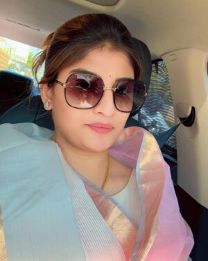 Gayatri Jadhav Instagram - In world full of trends , I prefer to be a classic ✨