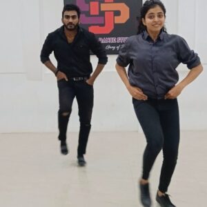 Gayatri Rema Instagram - Naattu koothu🕺💃.

#rrrcraze😍 
#dancer