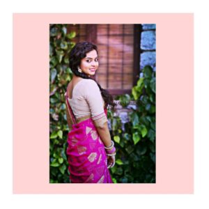 Gayatri Rema Instagram - Every girl is beautiful. Sometimes it just takes the right guy to see it..♥️♥️ P.C - @bhagathmakka

#gayatrirema #howyouglow #mybeautifulmess #nothingisordinary #thatauthenthicfeeling #theeverygirl #sareeindia #sareewomen #pinkpinkpink #pinksaree #dimples  #dimples😍 #dimplesmile #dimple #dimplegirl #saree #sareestory #sareelove #sareelove❤️ #sareeday #beautiful #pretty #cute #homelygirl #traditionallooks #traditionalgirl #traditionalgirls #simplicityisbeauty #simpleisbeautiful