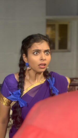 Gayatri Rema Instagram - Sandhula Sindhu padiruveenga 😂😅 #dhool #chiyaanvikram 

Vc - @kishore_htb_ 
@ashwin_scott_htb 

#instagram #reels #trendingreels #acting #lipsync #tamil #kollywood