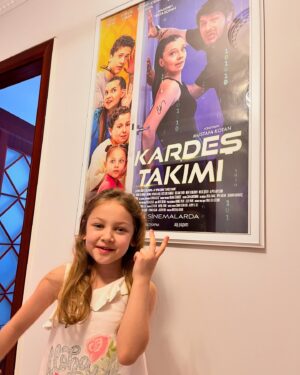 Gece Işık Demirel Instagram - Hazırmıyız ?????

 #kardeştakımı