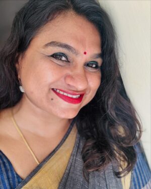 Geethi Sangeetha Instagram - ✨🪻

Be the LoVe you never received
.
.
.
.
.
.
.
.
.
.
.
.

#love #selflove #life #selfie #selfietime #saree #sareelove #linensarees #picoftheday #photooftheday #iphoneography #rainyday #kochi