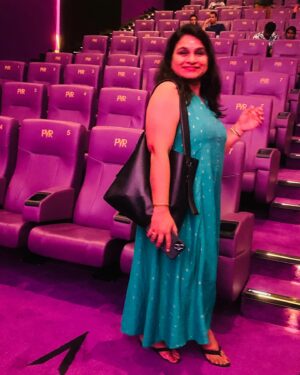 Geethi Sangeetha Instagram - ഇന്ന് “മഹാരാജ” എന്ന വിജയ് സേതുപതി ചിത്രം കണ്ടു. ഒറ്റ വാക്കിൽ ഗംഭീര ചിത്രം എന്ന് പറയാവുന്ന ഒന്ന്. മക്കൾ സെൽവൻ ശ്രീ വിജയ് സേതുപതി @actorvijaysethupathi ഓരോ ചിത്രത്തിലും വരുമ്പോൾ നമ്മൾ അദ്ദേഹത്തിൽ നിന്ന് പ്രതീക്ഷിക്കുന്ന ഒരു പെർഫോമൻസ്, നമ്മുടെ മനസ് നിറക്കുന്ന തരത്തിൽ ഈ ചിത്രത്തിൽ വേണ്ടുവോളമുണ്ട്. 

@dir_nithilan തിരക്കഥയെഴുതി, സംവിധാനം ചെയ്ത ഈ ചിത്രം വളരെ വ്യത്യസ്തവും, മികവുറ്റതുമായ ഒരു സിനിമാ അനുഭവം നിങ്ങൾക്ക് നൽകും എന്ന കാര്യത്തിൽ ഒരു സംശയവുമില്ല. എജ്ജാതി ക്ലൈമാക്സ്‌. സിനിമ കഴിഞ്ഞ് ഏറ്റവും ഒടുവിൽ തിയറ്ററിൽ നിന്ന് ഇറങ്ങിയ ആൾ ഞാനായിരുന്നു. തരിച്ചിരിക്കുക എന്നൊക്കെ പറഞ്ഞാൽ അത് അതിശയോക്തി അല്ല. 

മഹാരാജ തിയറ്ററിൽ കാണാൻ കഴിയുന്നവർ അങ്ങനെ തന്നെ കാണൂ. ആഹ്, ഞാനൊരു മികച്ച ചിത്രം കണ്ടു എന്ന ആത്മസംതൃപ്തിയോടെ നിങ്ങൾക്ക് തിയറ്ററിൽ നിന്ന് ഇറങ്ങി വരാം.

@anuragkashyap10 
@abhiramiact 
@mamtamohan 

#maharaja #tamilcinema #vijaysethupathi #makkalselvan #movietime