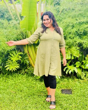Geethi Sangeetha Instagram - പച്ചപ്പും,ഹരിതാഭയും, മഴയും പിന്നെ ഞാനും..
.
.
.
. .
.
.
.
.
.
.
.

📸 @the_foodie_twin 
Location @cozcoffee 

#rain #rainyday #lunch #lunchtime #coz #cozcafe #panambillynagar #kochi #brother #kc #brotherfromanothermother #friends #happiness
