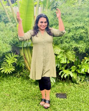 Geethi Sangeetha Instagram - പച്ചപ്പും,ഹരിതാഭയും, മഴയും പിന്നെ ഞാനും..
.
.
.
. .
.
.
.
.
.
.
.

📸 @the_foodie_twin 
Location @cozcoffee 

#rain #rainyday #lunch #lunchtime #coz #cozcafe #panambillynagar #kochi #brother #kc #brotherfromanothermother #friends #happiness