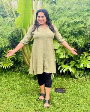 Geethi Sangeetha Instagram - പച്ചപ്പും,ഹരിതാഭയും, മഴയും പിന്നെ ഞാനും..
.
.
.
. .
.
.
.
.
.
.
.

📸 @the_foodie_twin 
Location @cozcoffee 

#rain #rainyday #lunch #lunchtime #coz #cozcafe #panambillynagar #kochi #brother #kc #brotherfromanothermother #friends #happiness
