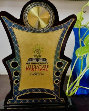 Geethi Sangeetha Instagram - ✨❤️

M G University Literature Festival..
.
.
.
.
.
.
.
.
.
.
.
.

@vinoy_thomasv 
@unnirwriter 
@anu.pappachan 
@sudhish_payyannur 
@sangeethachenampulli 

#mguniversity #literaturefestival #maharajascollege #ernakulam #today #sunday #speaker #cinema #malayalam #picoftheday #photooftheday #iphonography