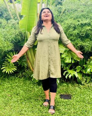 Geethi Sangeetha Instagram - പച്ചപ്പും,ഹരിതാഭയും, മഴയും പിന്നെ ഞാനും..
.
.
.
. .
.
.
.
.
.
.
.

📸 @the_foodie_twin 
Location @cozcoffee 

#rain #rainyday #lunch #lunchtime #coz #cozcafe #panambillynagar #kochi #brother #kc #brotherfromanothermother #friends #happiness