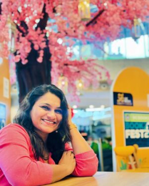 Geethi Sangeetha Instagram - ✨🌸
.
.
.
.
.
.
.
.
.
.
.
.

#today #picoftheday #iphoneography #iphoneonly #photography #photooftheday #photoshoot #candid #candidphotography #instadaily #trending #forum #forummall #kochi #dcbooks