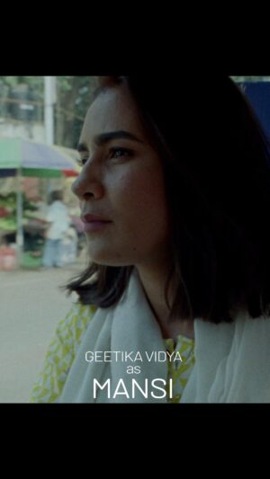 Geetika Vidya Instagram - Mansi played by @geetikavidya , is a complete contrast to her sister-in-law Meena. Her life in Delhi has given her a sense of independence, which she conveys to her family back in Varanasi. 
Barah By Barah running successfully across cinemas. 
#movieoutnow #barahbybarah #12x12untitled #varanasi