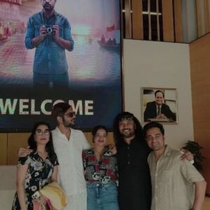 Geetika Vidya Instagram - Squad goals achieved! Team Barah By Barah visited Delhi to spread the word about the last death photographer of Manikarnika. Wondering who he is? Visit your nearest cinemas on 24th May to find out!