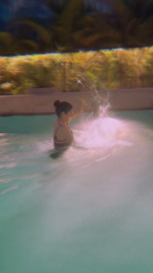 Geetika Vidya Instagram - Physical fitness is something that I consistently work towards since the intellect and dystopian times can to slow us down if we forget to rise consciously.

@bestrongwithpunit 
#waterworkout #summers #fitnessmotivation