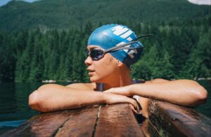 Gemita Samarra Instagram - The forward motion, hinging on the shoulder, that steady beat, the tug of arms and legs, that deafness, purposefulness, isolation

until arms become limp as old carrots

@nikeswim