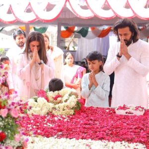 Genelia D'Souza Instagram - Happy Birthday Pappa 💚💚💚 #vilasraodeshmukh