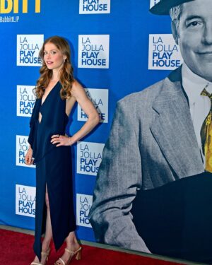 Genevieve Angelson Instagram - I’m having fun @lajollaplayhouse #babbittljp 📸 @mrhardy