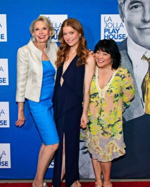 Genevieve Angelson Instagram - I’m having fun @lajollaplayhouse #babbittljp 📸 @mrhardy