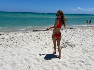 Genevieve Angelson Instagram - Miami is a bum(mer) pt. 1