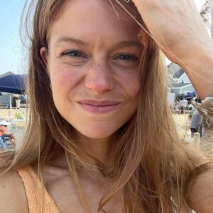 Genevieve Angelson Instagram - goes to jersey shore once, is The Situation #nofilter