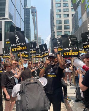 Genevieve Angelson Instagram - You might say I had a BONE TO PICKET today at @amazon #sagaftrastrike #sagstandswithwga #istandwiththewga