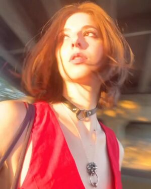 Genevieve Buechner Instagram - 👹