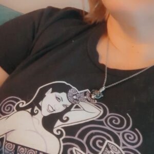 Genevieve Goulet Instagram - Leaving soon for Montreal to get my first show ready, bringing two very important people with me. 

The necklace with my grandma's ashes and a t-shirt of my dear @screamqueendaff . 

I will need their strength and love. ❤️