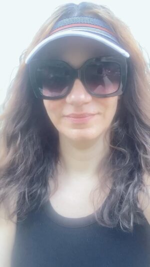 Genoveva Rossi Instagram - Hope everyone is enjoying this beautiful Summer day. ☀️ 
God bless 🙏🏻

#genovevarossi #summertime #summervibes
