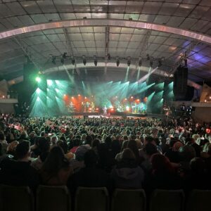 George Ezra Instagram - The last bow, of the last show in Australia 🇦🇺

To those of you who came out to see us in Dubai, New Zealand & Australia, you’re all wonderful ❤️ It’s been a very fun few weeks, thank you x
