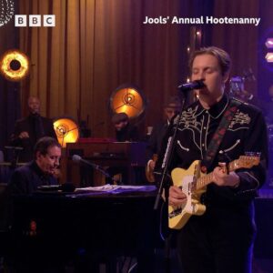 George Ezra Instagram - What a hoot we had last night! 

Thank you @jools.holland.official for having me, it was the best way to bring in 2023 🎉 

Happy New Year everyone x