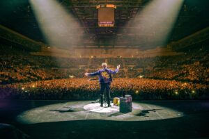 George Ezra Instagram - We’ve come to the end of what I will always remember as being the best UK tour we ever had. To everybody that made it out to a show and made them so memorable, thank you! I hope you’re all keeping well, see you soon, G x

📸: @scarbonarra