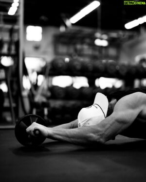 George Hincapie Instagram - No days off for @lancearmstrong, @ghincapie, and the WEDU team.
 Taking in today’s @letourdefrance while getting in an upper body workout.

How are you sūffering today? 🔥

(📷: @lizkreutz)