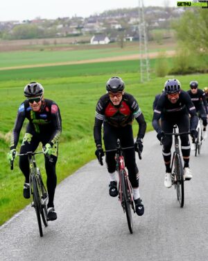 George Hincapie Instagram - So amazing to have the Lion of Flanders @johanmuseeuw riding with our @wedu THEMOVE Paris-Roubaix camp today 🙏🙏✅✅#themovecamproubaix 

📸 @lizkreutz