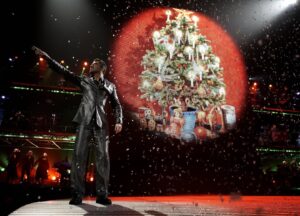 George Michael Instagram - Merry Christmas everyone ❤️🎄
Please head to George’s official website or tap on our story to read the Christmas letter from George’s family.