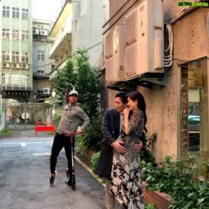 George Young Instagram - Looks like I'm the third wheel on a two wheeler today. #戒指流浪記#AdventureoftheRing Sunday 9pm on HBO Go